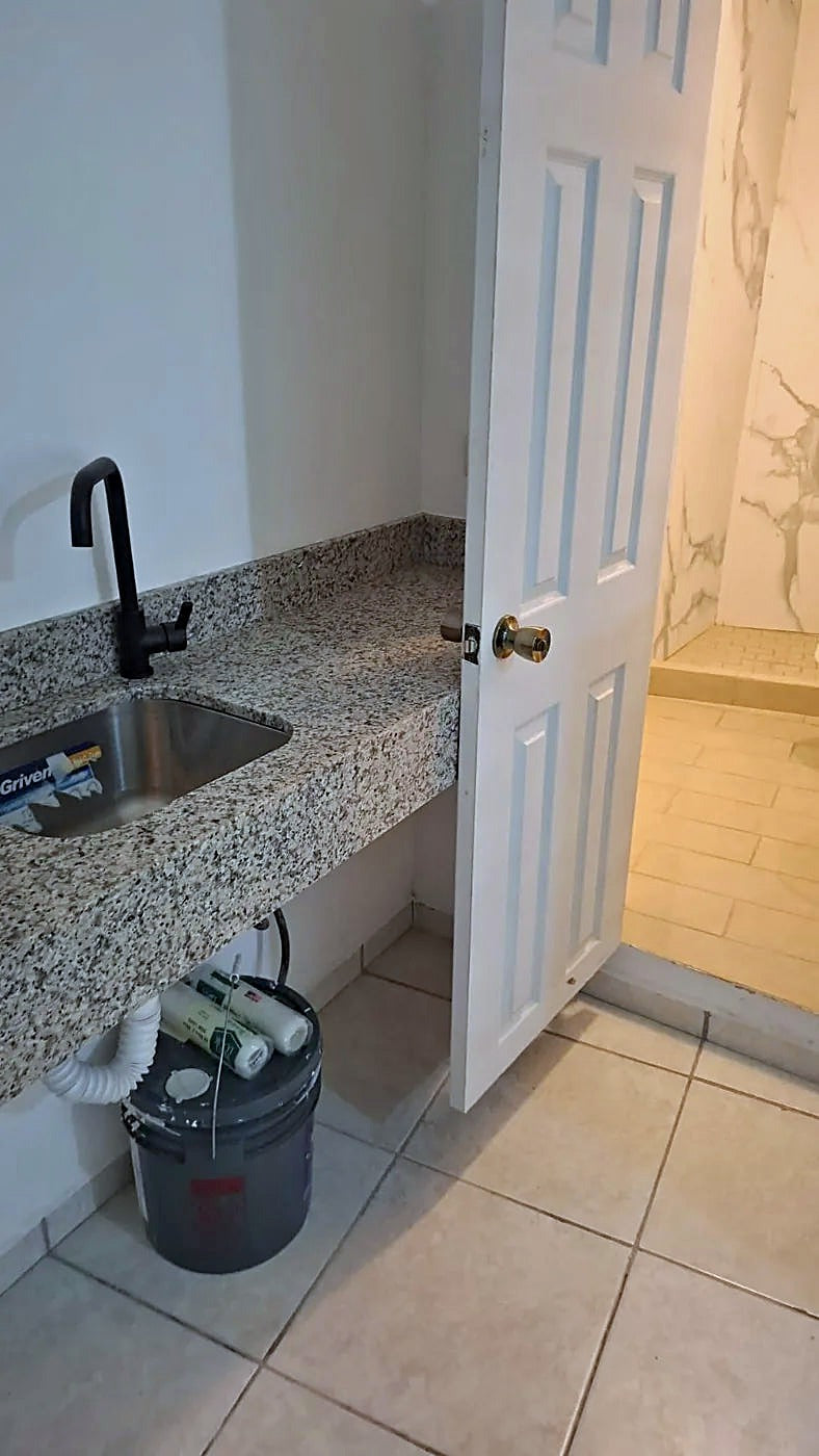 Condo 4B — Constellation Bay Condos, Roatán