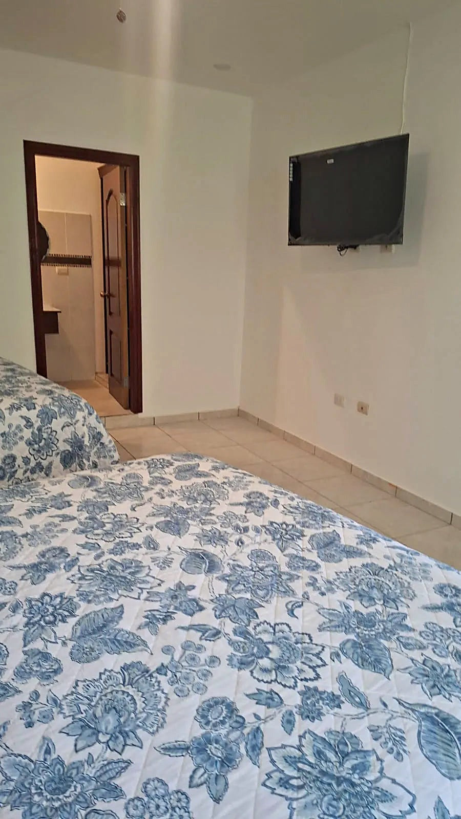 Condo 10 — Constellation Bay Condos, Roatán
