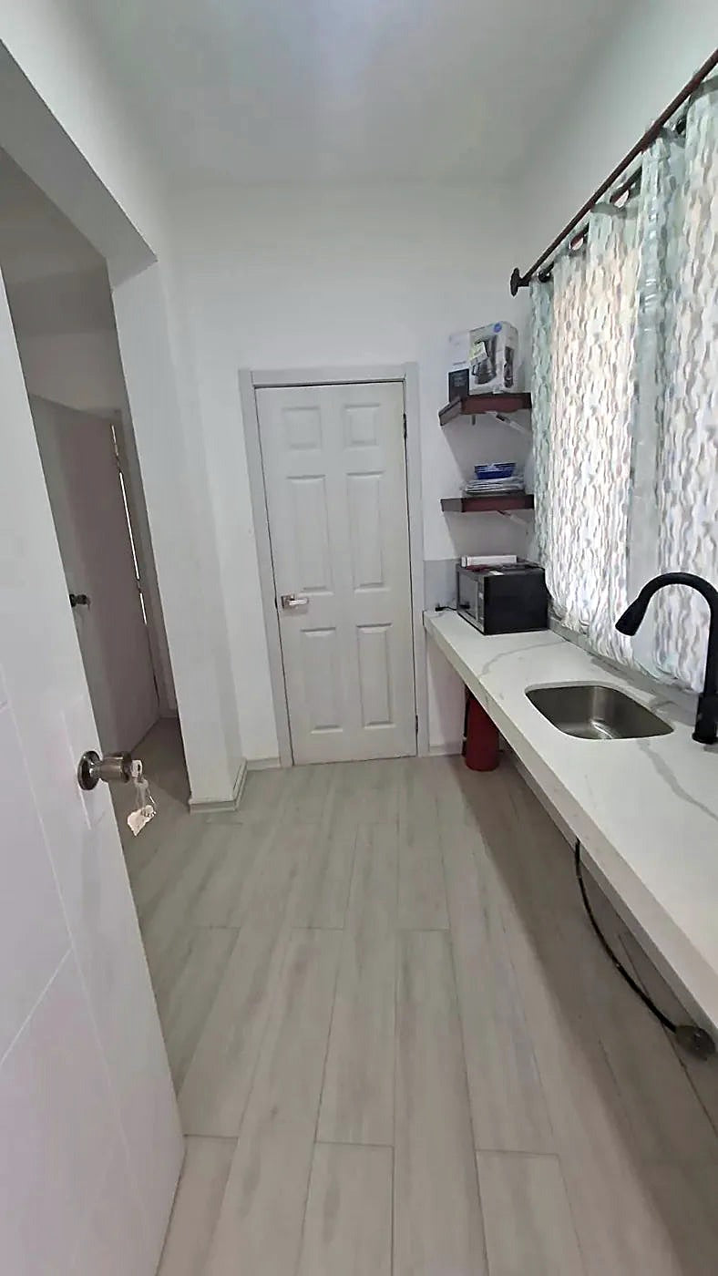 Condo 2 — 3 Beds, Sleeps 6