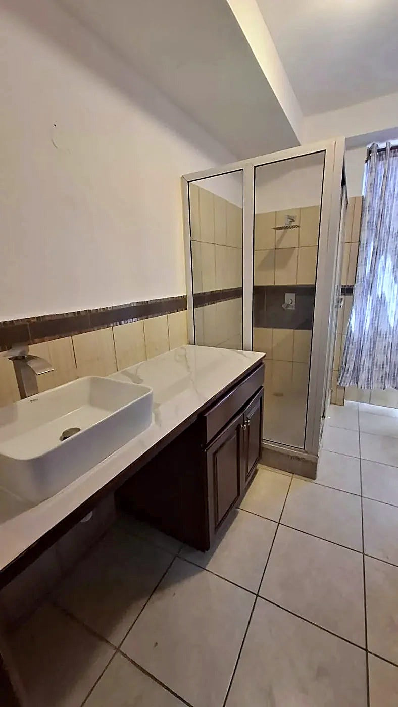 Condo 2 — Constellation Bay Condos, Roatán