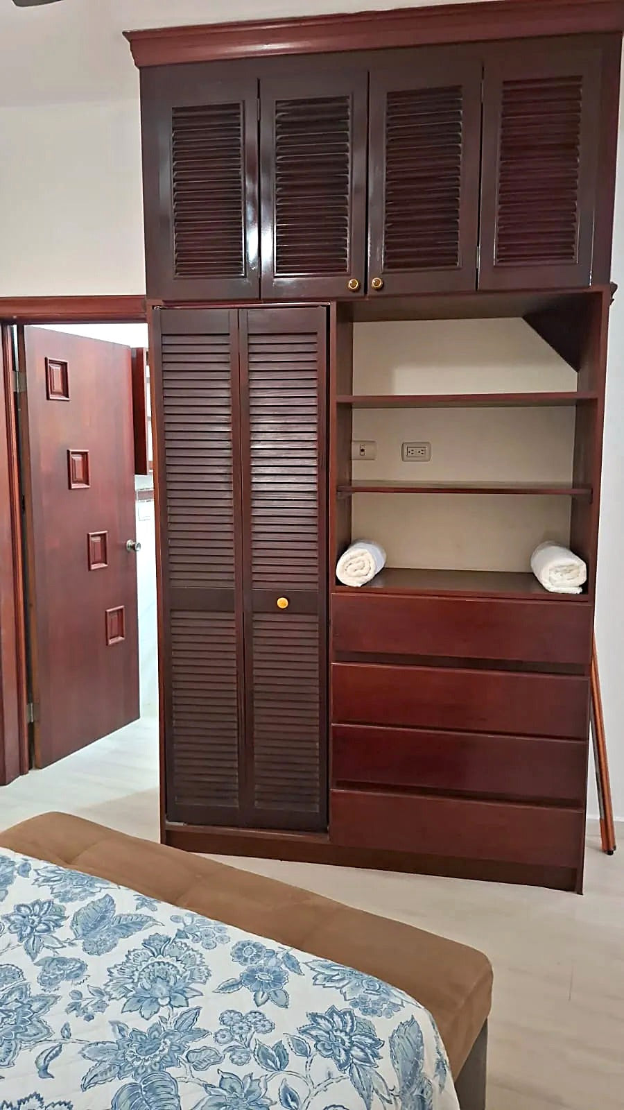 Condo 6 — Constellation Bay Condos, Roatán