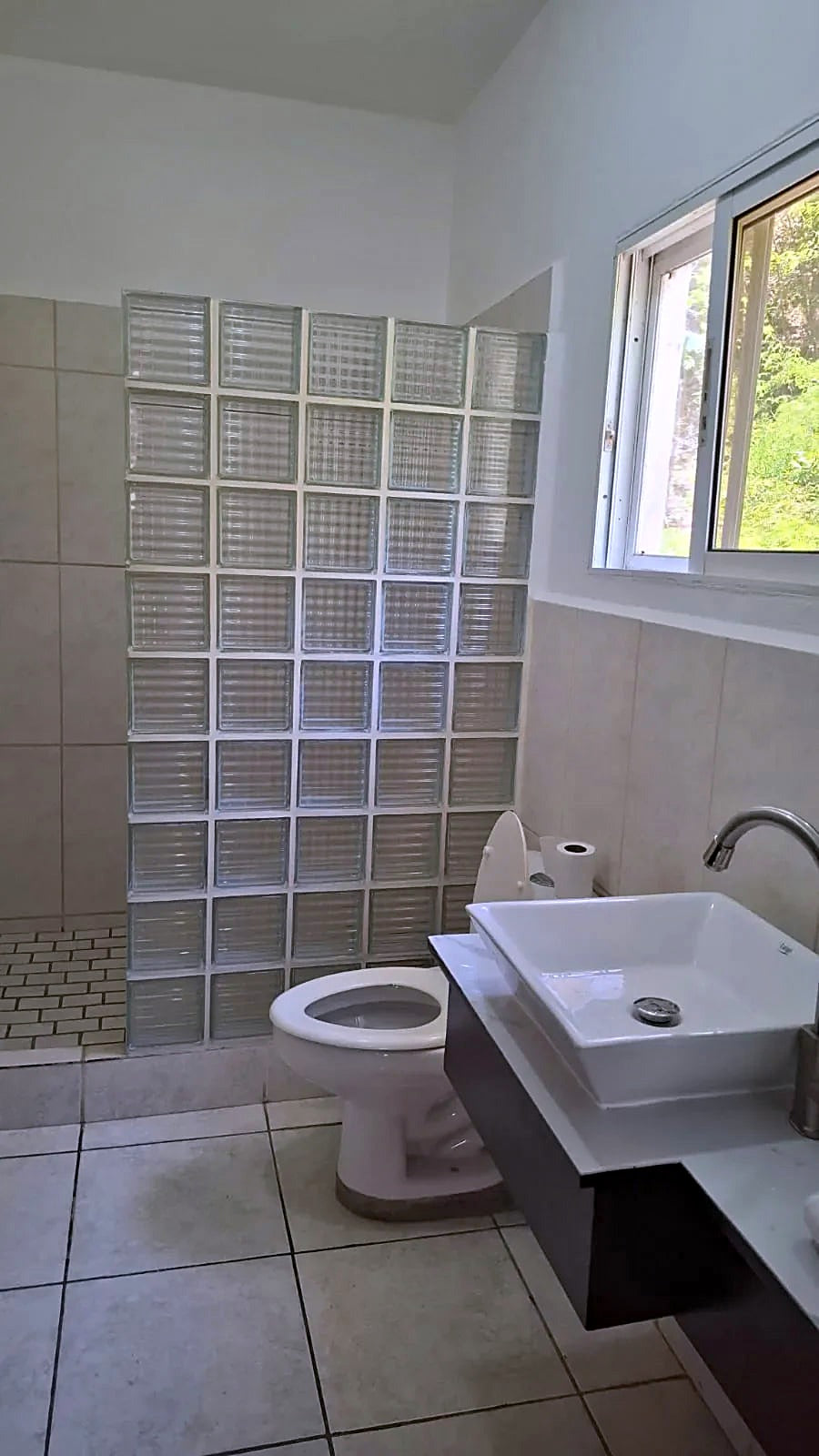 Condo 9B — Constellation Bay Condos, Roatán